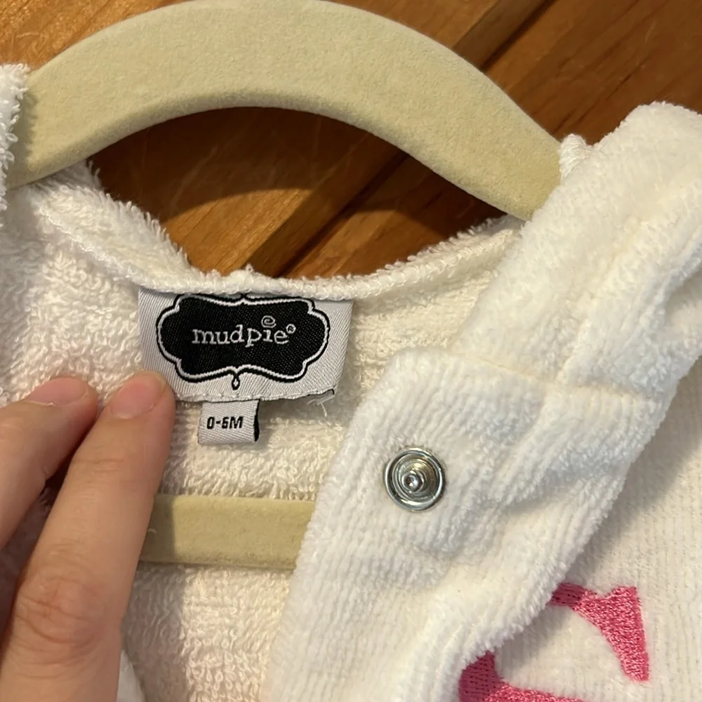 Babygirl “S” embroidered mudpie white pink robe